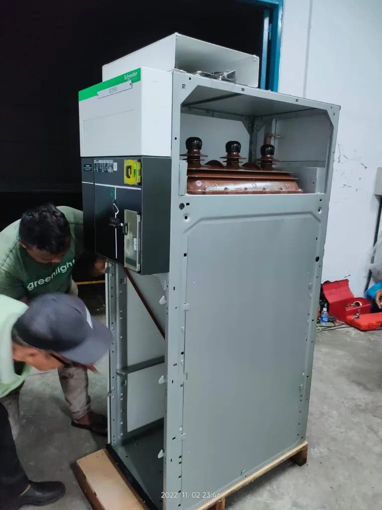 PENGGANTIAN PANEL CUBICLE INCOMING