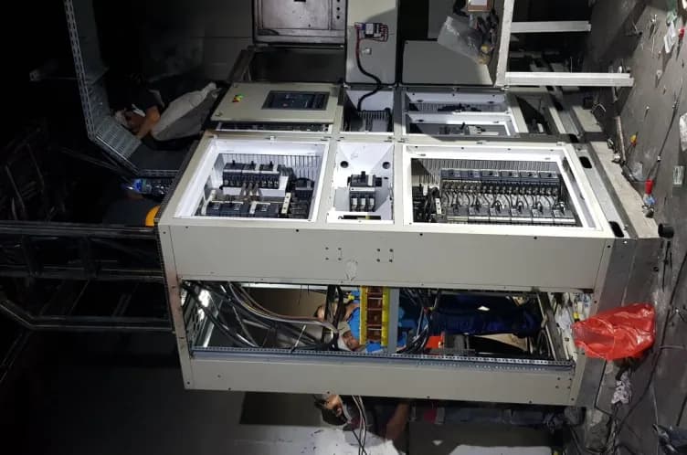 Pemasangan dan Perakitan Panel TR