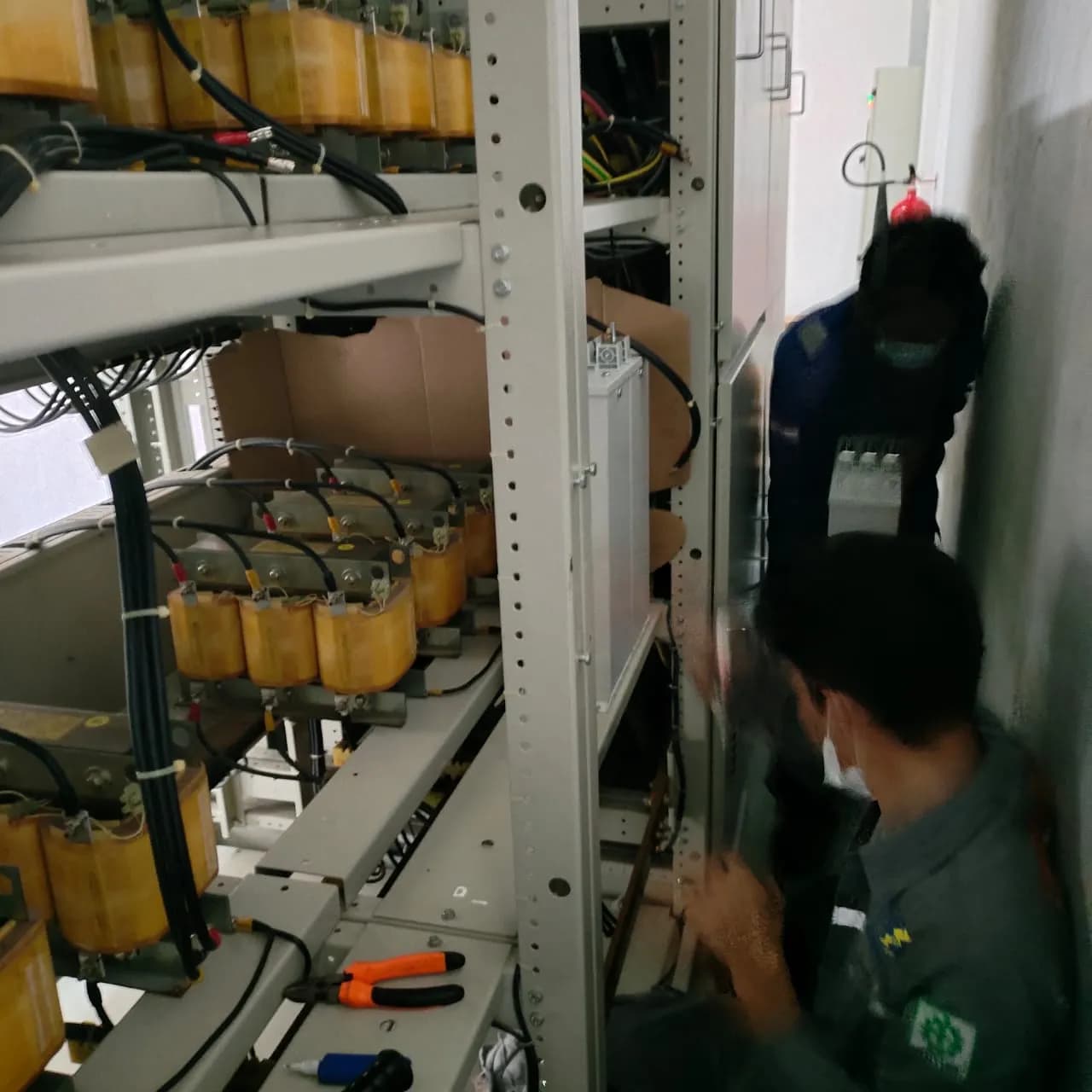Penggantian Capacitor Bank yang Sudah Lemah